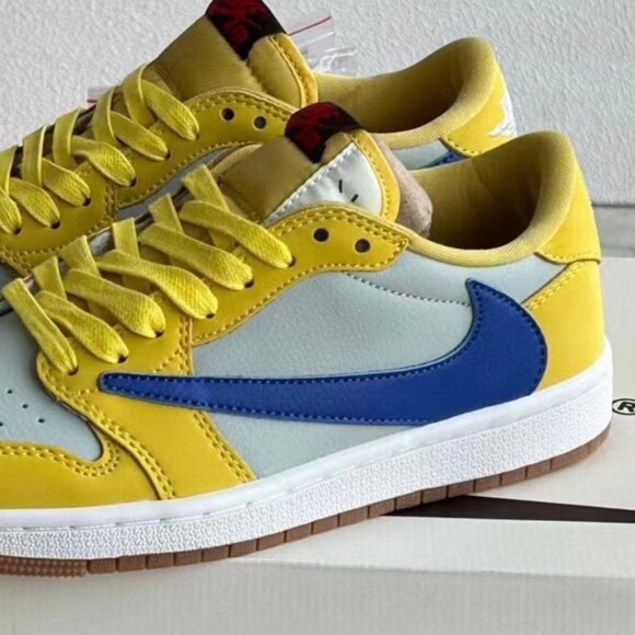 Travis Scott x Air Jordan 1 Low OG \'Canary Yellow\' main image 4